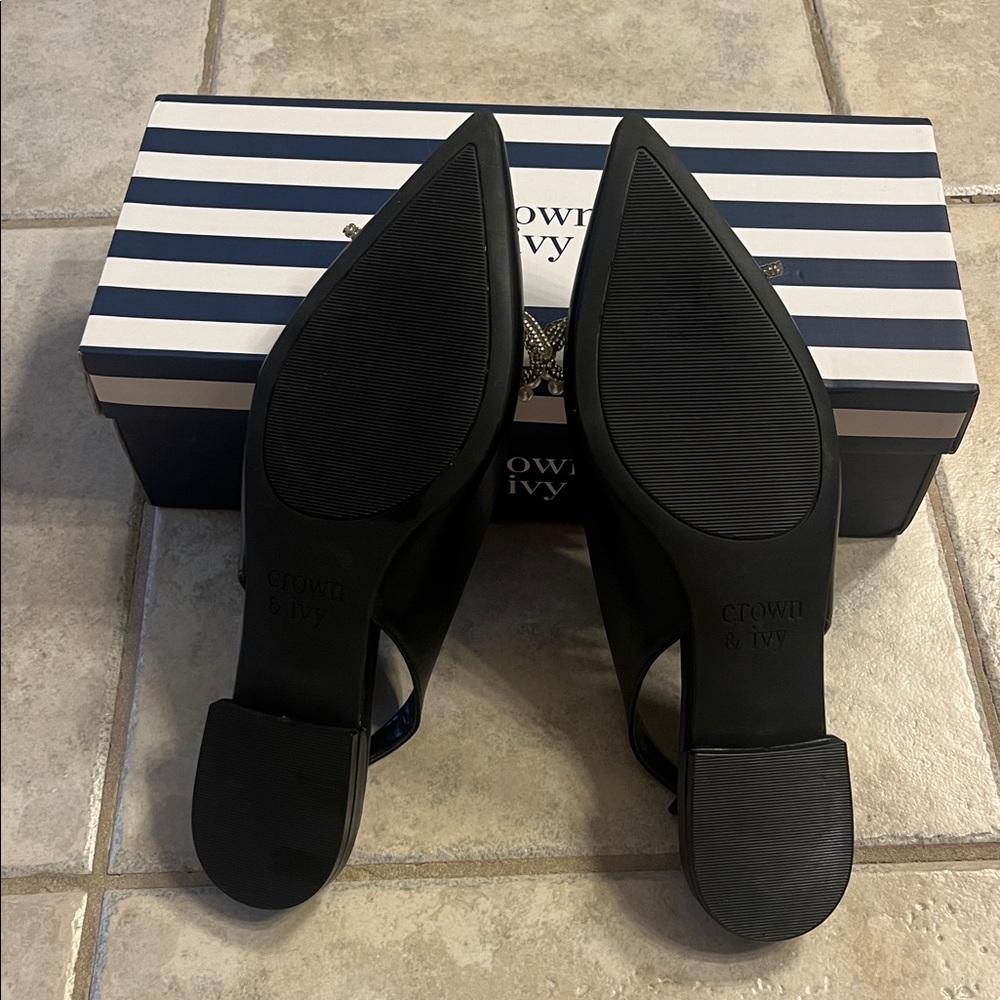 Crown & Ivy™ Peyton Flats in Black - Picture 14 of 16